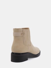 Novo Cream Dove Wide Fit Darlina Flat Chelsea Ankle Boots - Image 4 of 6