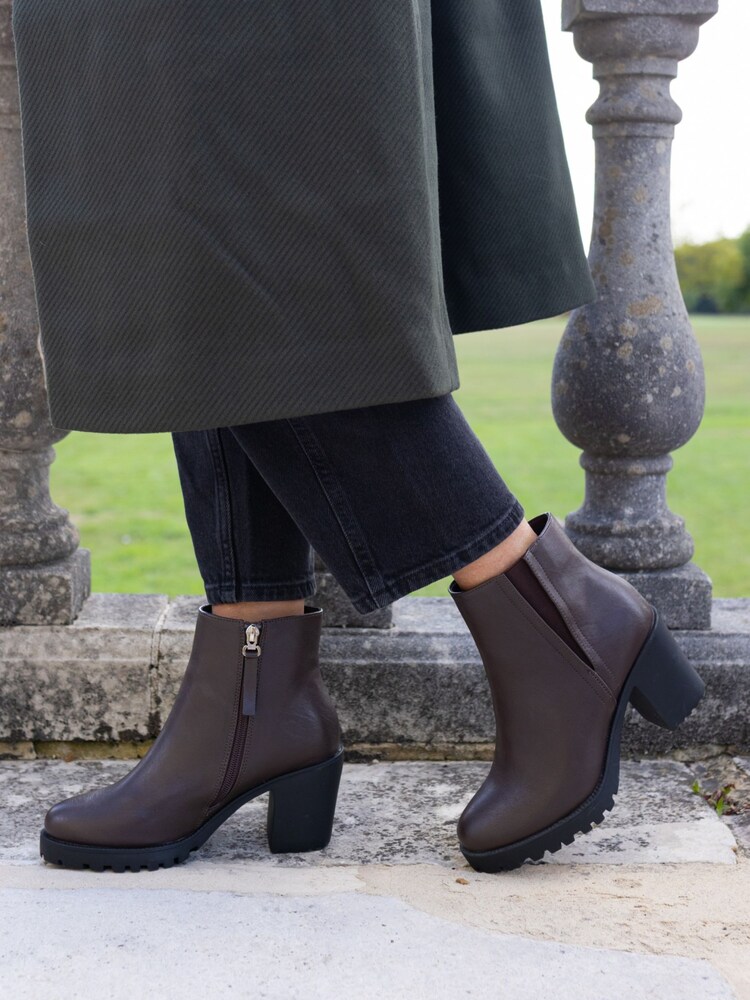 Novo Brown Jemma Chelsea Cleated Unit Ankle Boots - Image 1 of 6