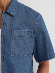 Reiss Mendel Monogram-Embossed Relaxed Denim Shirt - تصویر 4 از 8