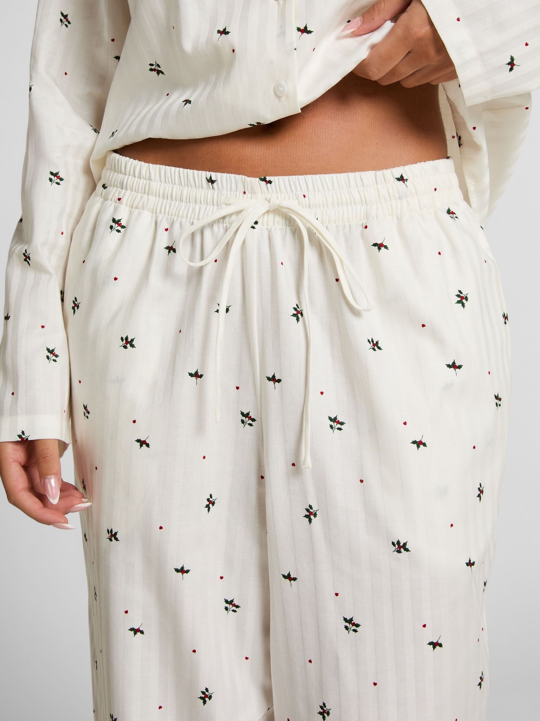 Mistletoe Pyjamas Buy Hunkemoller White Mistletoe Pyjamas Joggers from the Next UK online ...