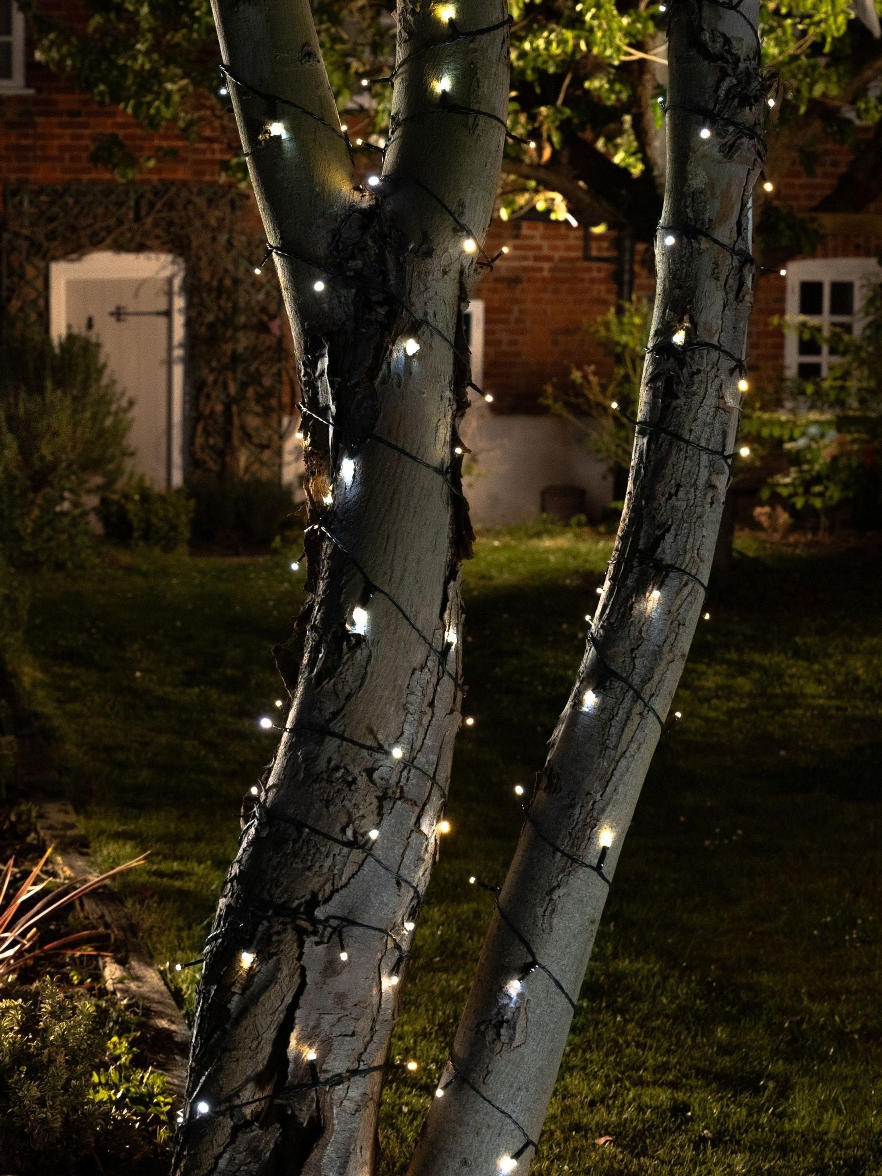SolarCentre® Elan Outdoor USB Solar Fairy Lights - White and Warm White - 200 LEDs 20m with Remote Control - Image 3