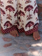 Daily by Desmond and Dempsey Pink/Cream Palm Viscose Pyjamas Set - Image 3 of 5