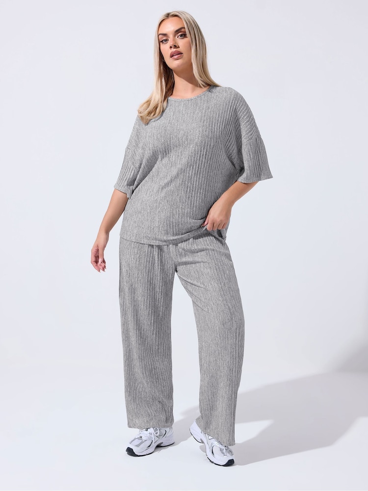 Yours Curve Grey Limited Plisse Boxy Top - Image 2 of 4 Yours Curve Grey Limited Plisse Boxy Top - Image 2 of 4