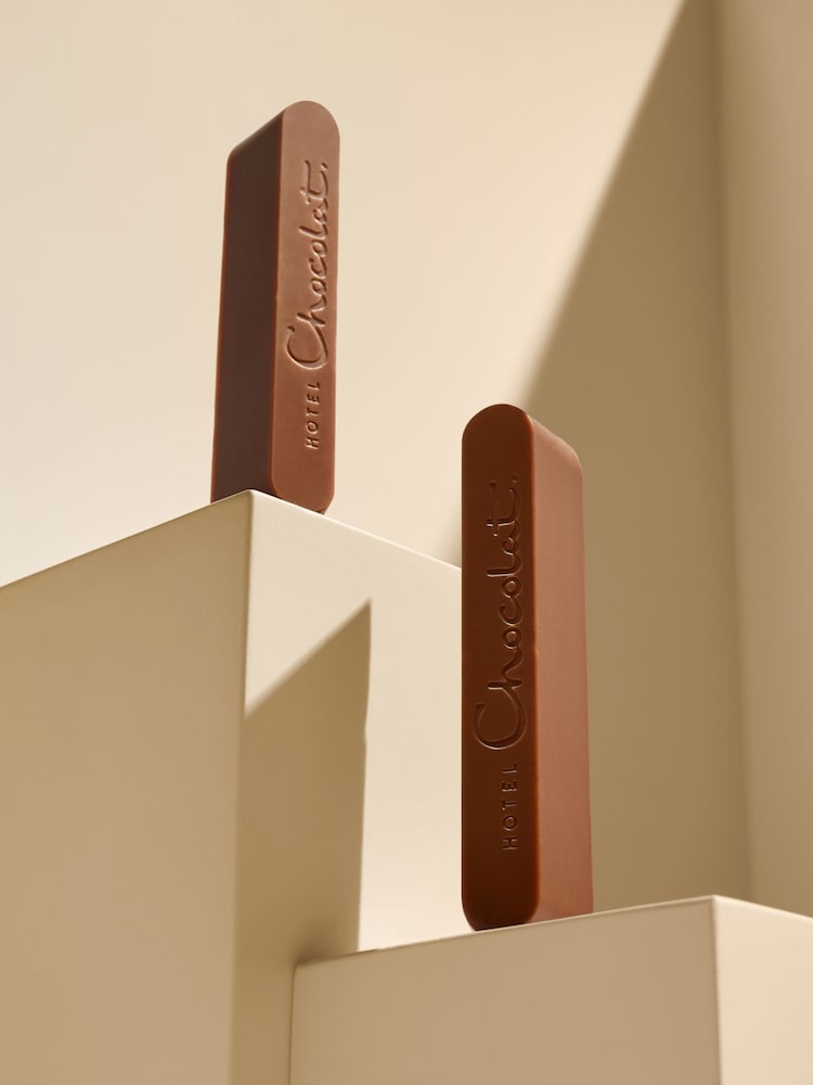 Hotel Chocolat Mellow Baton Library Gift Box - Image 3 of 3 Hotel Chocolat Mellow Baton Library Gift Box - Image 3 of 3