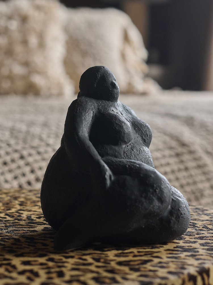 Abigail Ahern Dark Grey Rolinda Ceramic Sitting Lady Sculpture - Image 2 of 4 Abigail Ahern Dark Grey Rolinda Ceramic Sitting Lady Sculpture - Image 2 of 4