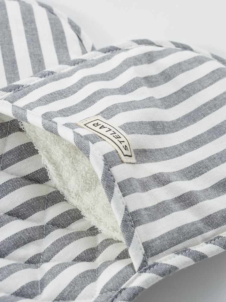 Stellar Grey Double Oven Gloves - Image 4 of 4 Stellar Grey Double Oven Gloves - Image 4 of 4