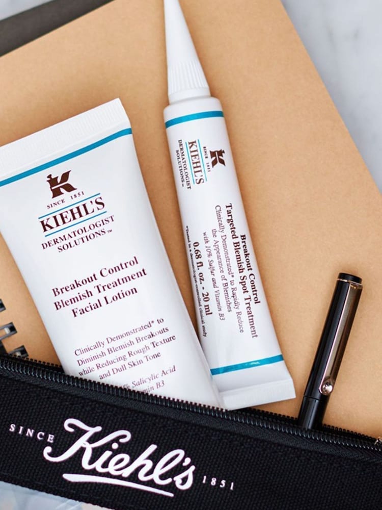 Kiehls Breakout Control Blemish Treatment Facial Lotion 60ml - Image 2 of 3 Kiehls Breakout Control Blemish Treatment Facial Lotion 60ml - Image 2 of 3