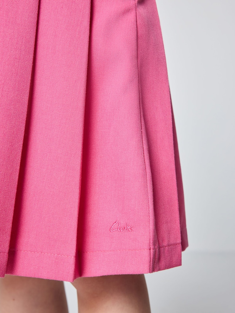 Розовый - Clarks Frill Shoulder Pleated School Pinafore Dress - Изображение 7 7 Розовый - Clarks Frill Shoulder Pleated School Pinafore Dress - Изображение 7 7