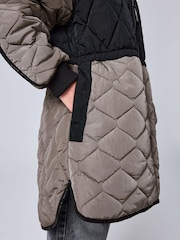 smALLSAINTS Black/Green Longline Quilted Jacket - Image 7 of 16