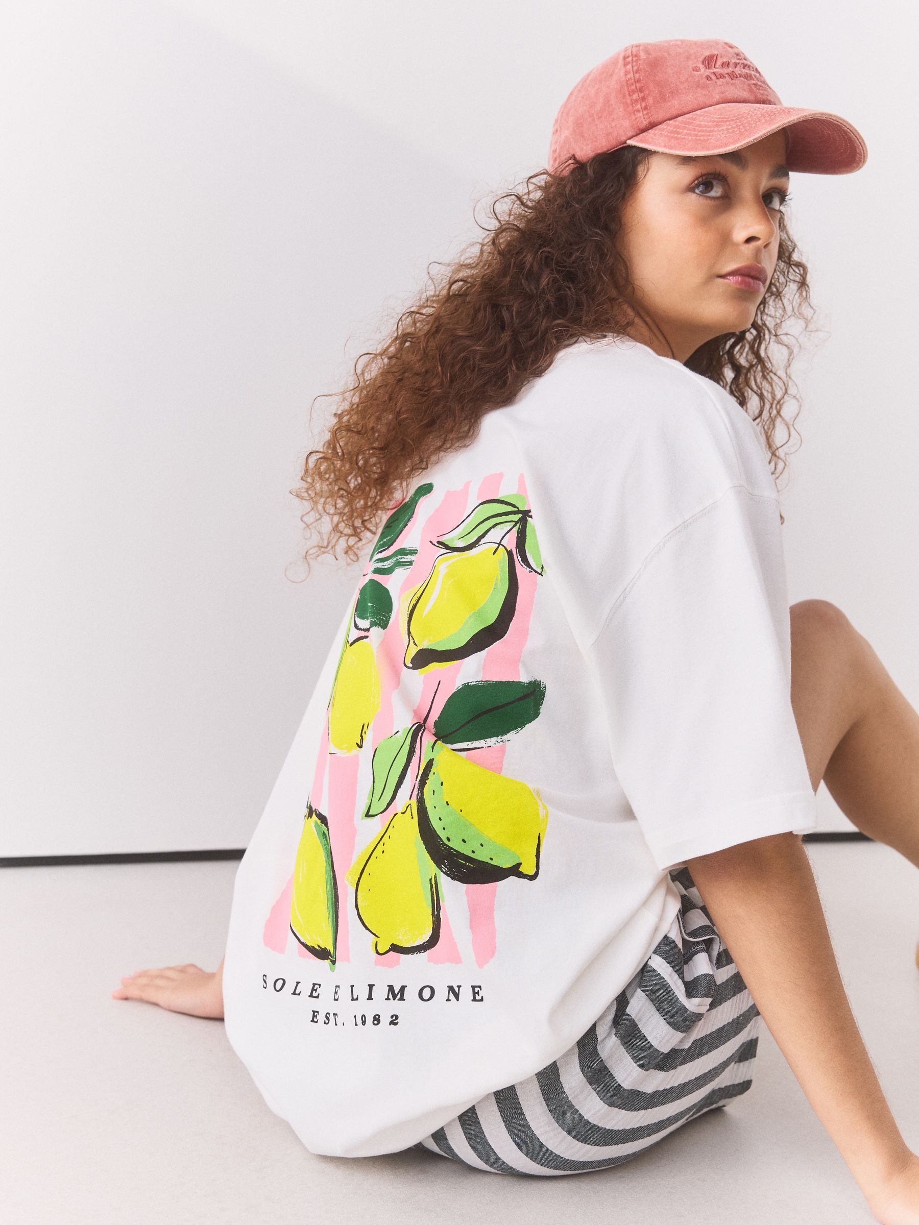Buy Білий - Футболка Lemon Graphic принт круглий виріз з сайту