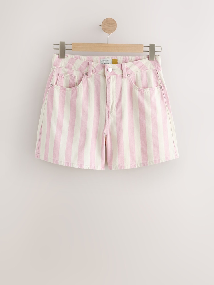 Roza s črtami - High Rise A-Line Denim Shorts - Slika 1 iz 4 Roza s črtami - High Rise A-Line Denim Shorts - Slika 1 iz 4