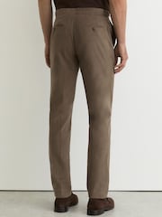Marrón topo - Reiss Regent Brushed Twill Tailored-Fit Trousers - Imagen 5 de 6