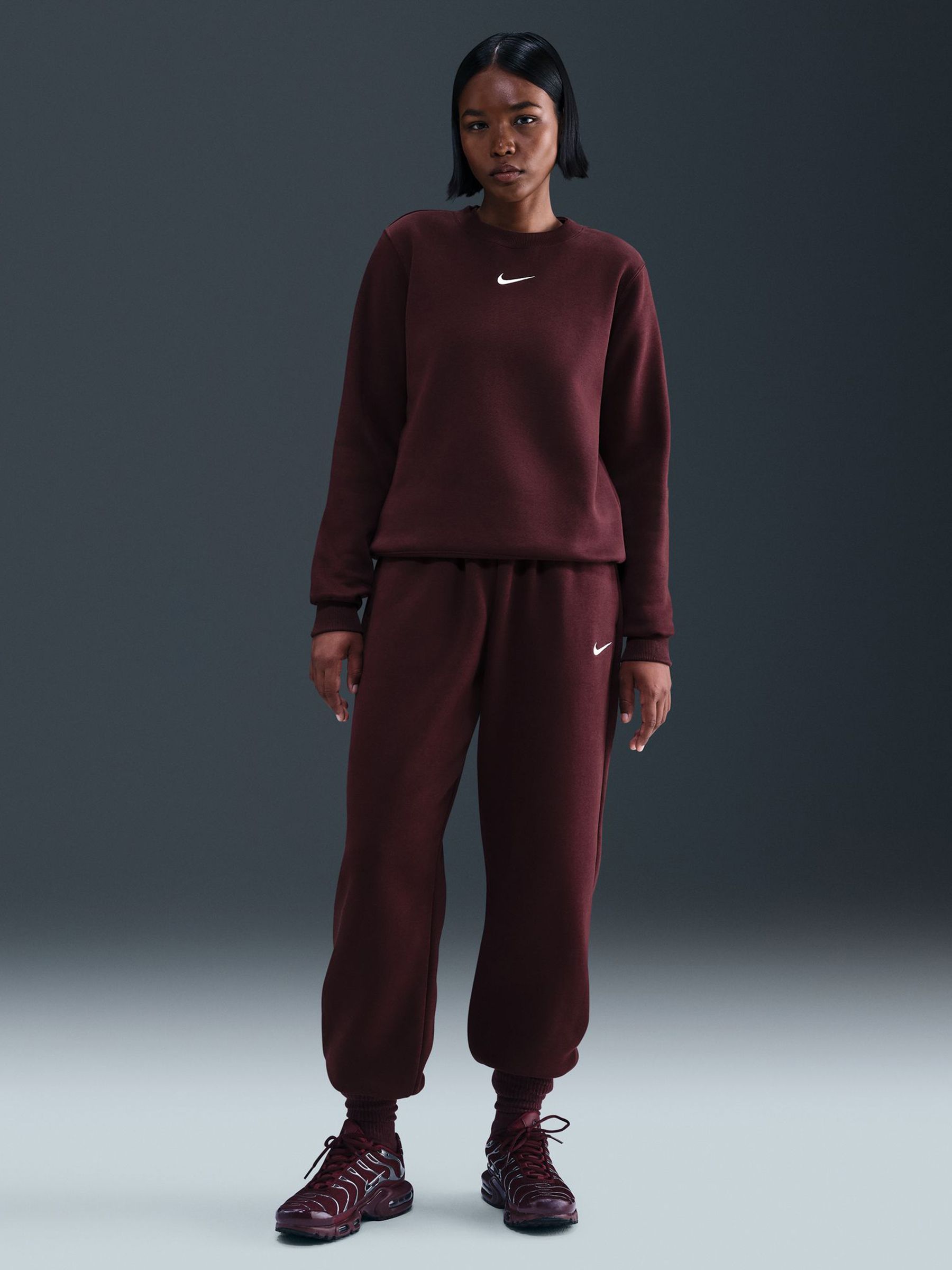 burgundy nike sweatshirt womens