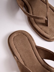 The Set Toe Thong Flat Sandals Tan Brown - Image 6 of 8