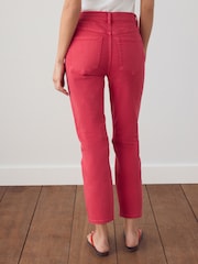 أحمر كرزي - جينز بقصّة ضيّقة وقصيرة - صورة 5 من 9