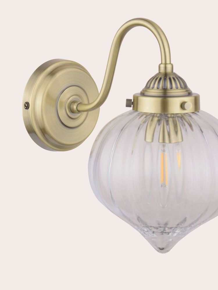 Laura Ashley Antique Brass Whitham Wall Light - Image 5 of 5 Laura Ashley Antique Brass Whitham Wall Light - Image 5 of 5