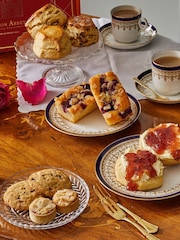 Cutter & Squidge Downton Abbey The Grand Finale Afternoon Tea At Home - Image 6 of 6