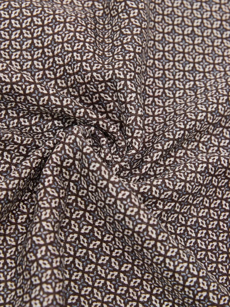 Reiss Chocolate Brown Gian Silk Floral-Medallion Pocket Square - Image 4 of 4