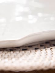 Dibor Set of 2 White Snowflake Dinner Plates - Image 3 of 5