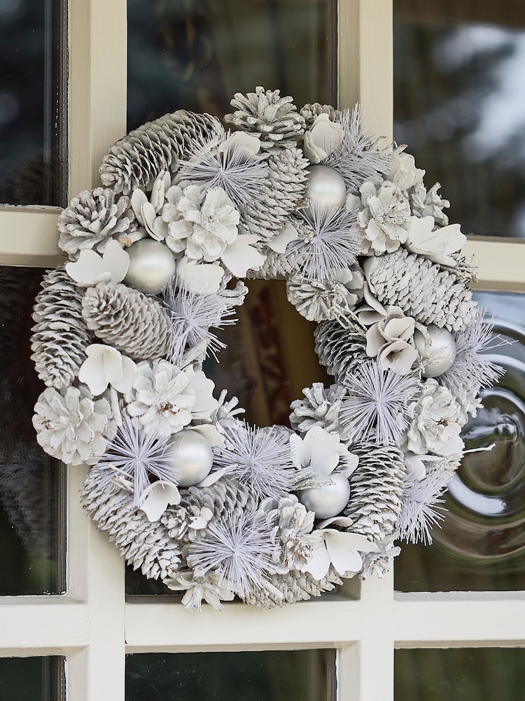 Dibor Frosted 36cm Wreath - Image 1 of 5 Dibor Frosted 36cm Wreath - Image 1 of 5