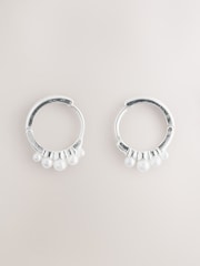 Silberfarben - Perleneffekt Creolen (Huggie Hoops) - Bild 4 von 5