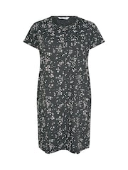 وردي - قميص نوم ببلاكيت مقاس كبير من Yours - صورة 5 من 5