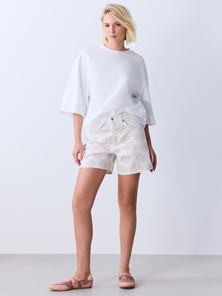 Blanco - Split Hem Alto Rise Denim Shorts - Imagen 2 de 9 Blanco - Split Hem Alto Rise Denim Shorts - Imagen 2 de 9