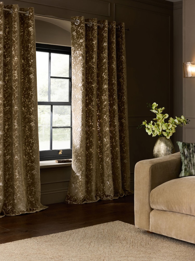 Collection Luxe Heayweight Textured Velvet Eyelet Lined Curtains - 圖片 2/5 Collection Luxe Heayweight Textured Velvet Eyelet Lined Curtains - 圖片 2/5