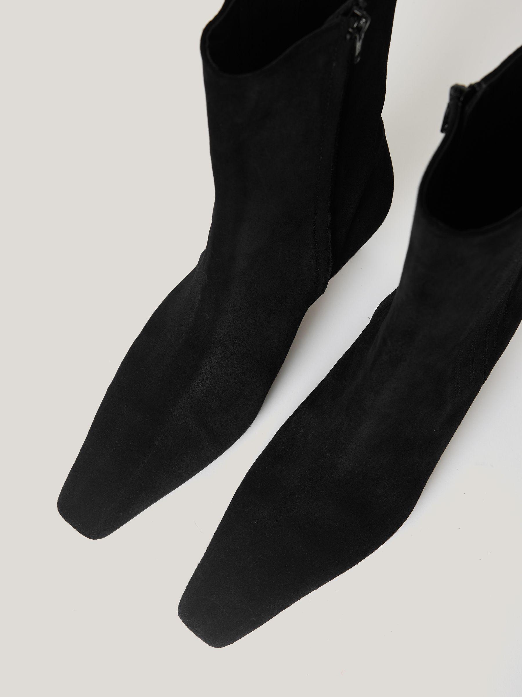 スワンジレ Valérie　ブラック Buy Jigsaw Black Suede Valerie Ankle Boots from the Next UK online
