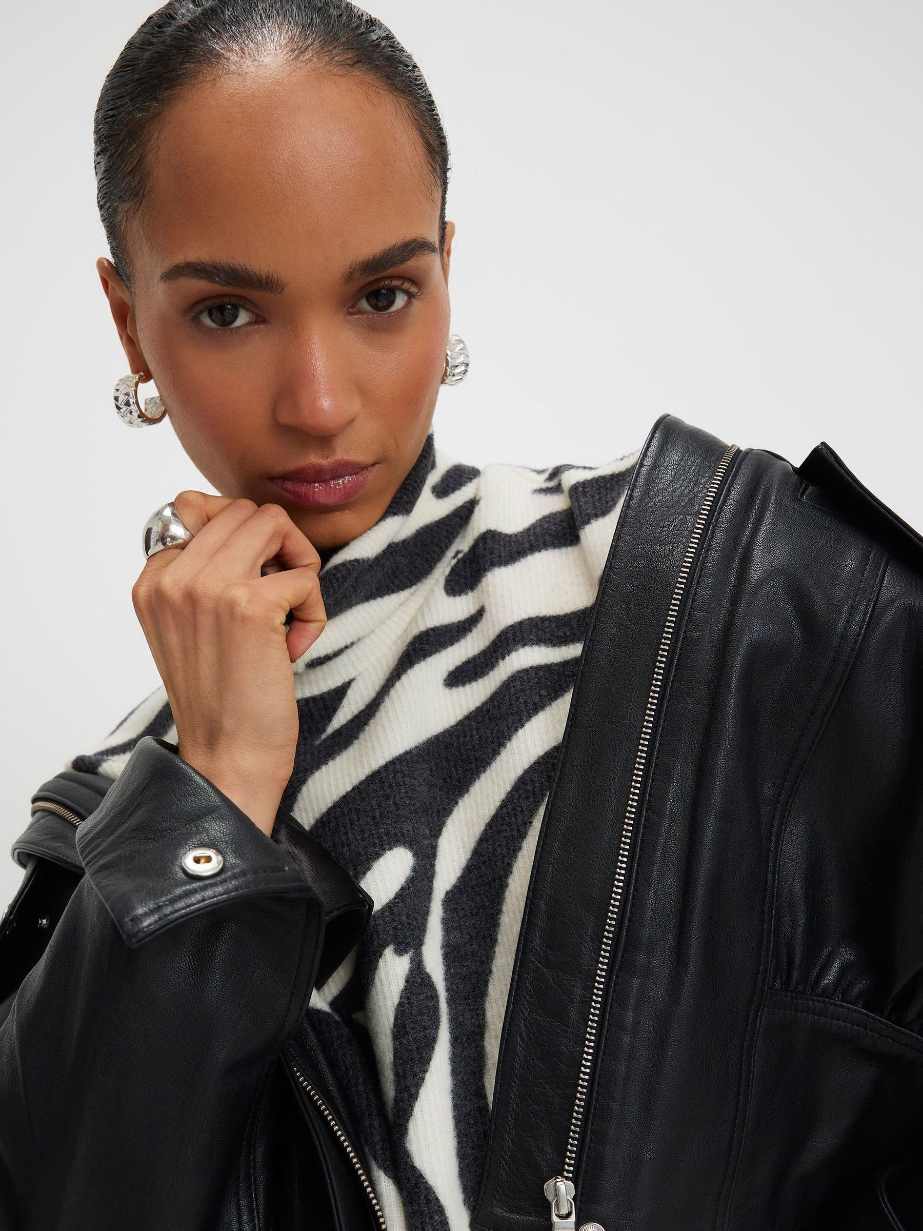 Next：日本 River Island ゼブラプリント コージートップス from Next