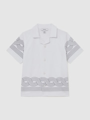 Reiss White/Navy Arden 9-13 yrs Cotton Embroidered Cuban-Collar Shirt - Image 2 of 3