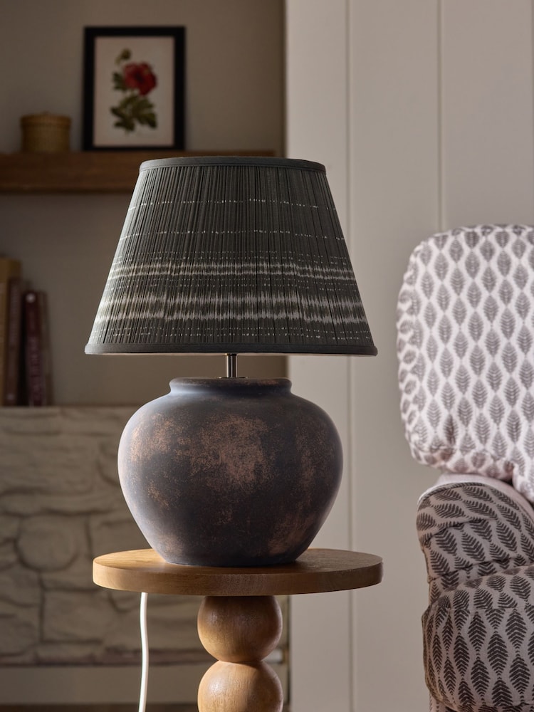 Green Pleated Lamp Shade - Image 2 of 4 Green Pleated Lamp Shade - Image 2 of 4