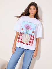 Lipsy Mandy Sade Print Oversized T-Shirt - Image 3 of 4