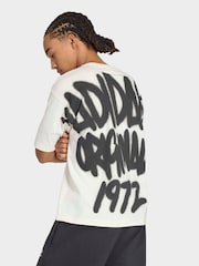 白色 - adidas Originals 喷绘标志字体 T 恤 - 7的图像2｝