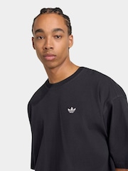 黑色 - adidas Originals 喷绘标志字体 T 恤 - 7的图像5｝