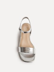 چاندی - Linzi وائیڈ فٹ کارلی لو چنکی بلاک ہیل والی سینڈل - تصویر 4 از 5