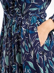 Azul - Weird Fish Steffan Printed Maxi Shirt Dress - Imagen 5 de 7