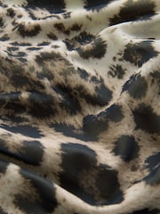 Mchapishaji wa Wanyama wa Brown - Pleated Mesh Print V-Neck Tukio Maxi Dress - Picha 2 kati ya 3