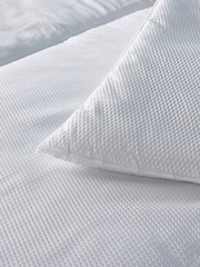 Downland Waffle Duvet 13.5 Tog - Image 4 of 7