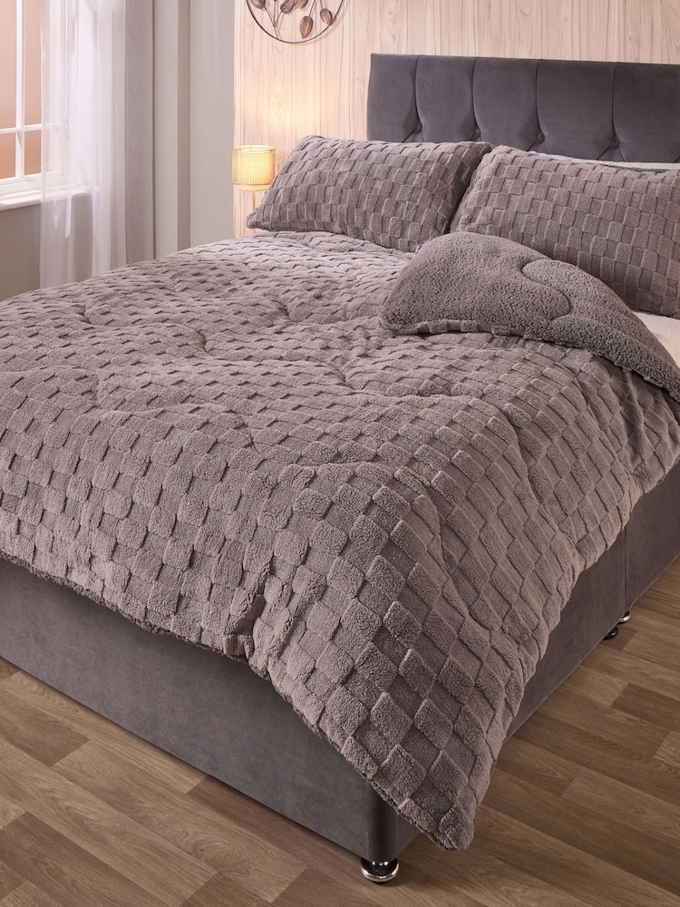 Downland 10.5 Tog Large Chunky Waffle Coverless Duvet - Image 1 of 6