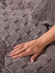 Downland 10.5 Tog Large Chunky Waffle Coverless Duvet - Image 4 of 6