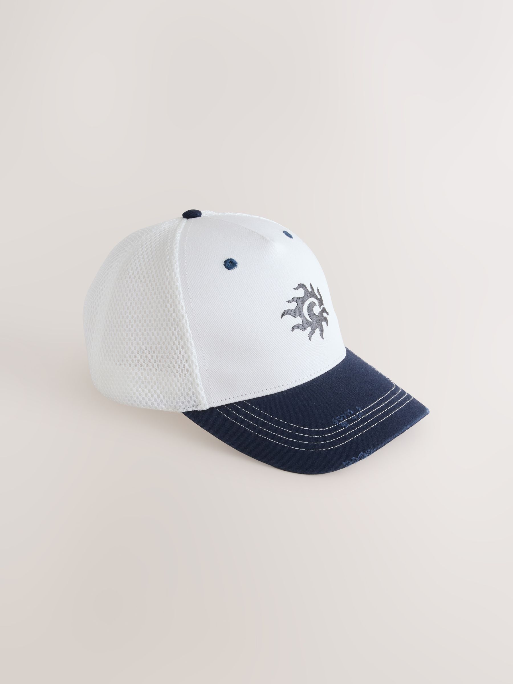 帽子 the editor's choice NYCO Cap Navy White Buy White/Navy Blue Edit Embroidered Trucker Cap from Next Oman