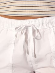 Blanc - Pantalon chino utilitaire raccourci - Image 5 de 9