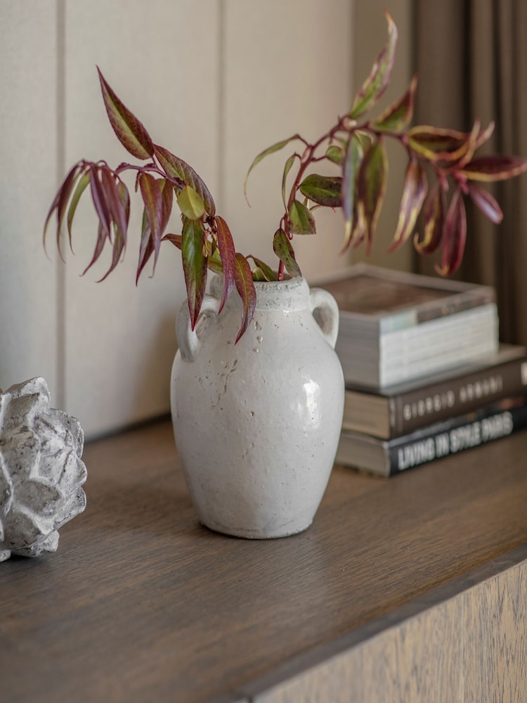 One.World Natural Bramber Squat Vase - Image 1 of 2