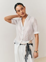 أبيض - قميص شفاف بأكمام قصيرة وياقة حرف V - صورة 1 من 8