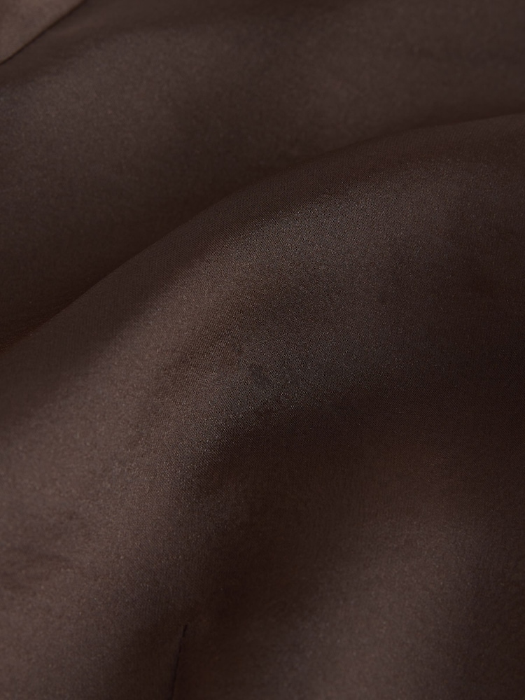 بني - قميص شفاف بأكمام قصيرة وياقة حرف V - صورة 7 من 7