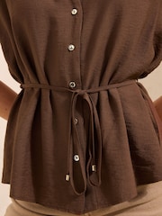 巧克力棕色 - Friends Like These Short Sleeve Tie Waist Shirt - 图片2 / 5