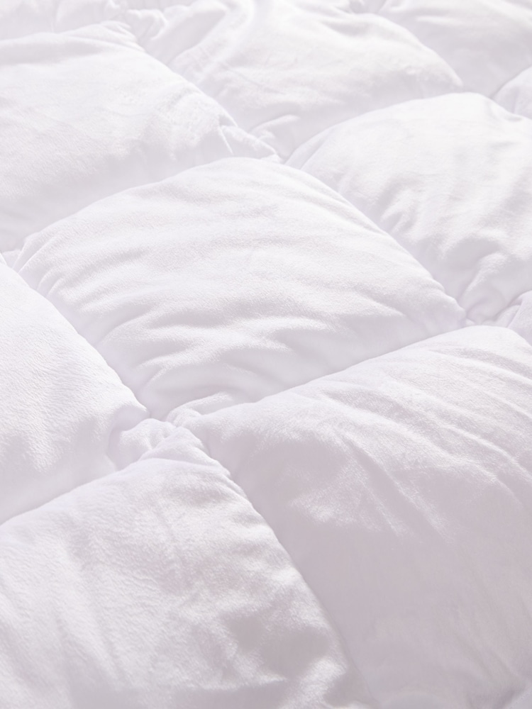 The Linen Consultancy TLC 5 Star Hotel Concept Plush Mattress Protector - Image 2 of 2 The Linen Consultancy TLC 5 Star Hotel Concept Plush Mattress Protector - Image 2 of 2