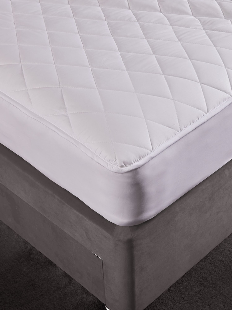 The Linen Consultancy TLC 5 Star Hotel Concept Waterproof Polycotton Qui White Protector - Image 1 of 2