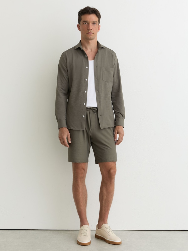 Reiss Dark Sage Green Ajay Seersucker Drawstring Shorts - Image 1 of 6